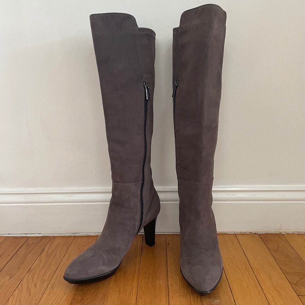 NWOT Aquatalia knee-high boots